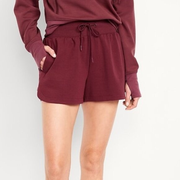 Old Navy Active Extra High-Waisted Dynamic Fleece Shorts Maroon Size Medium NEW - Picture 1 of 6